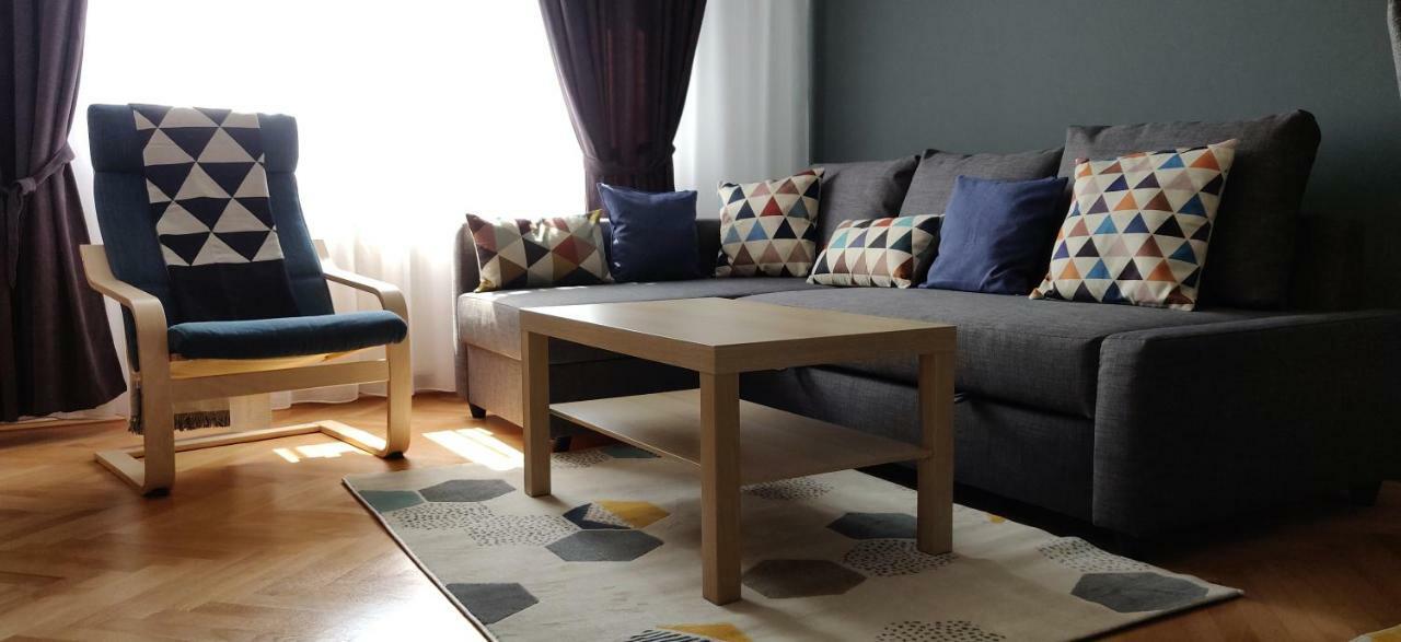 Modern And Cozy Apartment 皮特什蒂 外观 照片