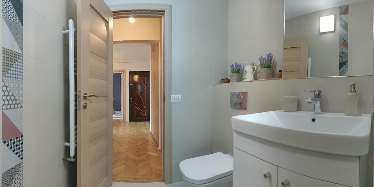 Modern And Cozy Apartment 皮特什蒂 外观 照片